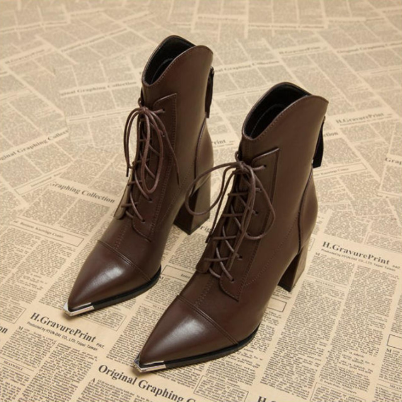Luxury Lifestyle - Sepatu Boots Wanita Model Chelsea Ujung